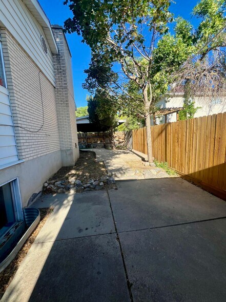 Back Yard - 2344 E Fisher Ln
