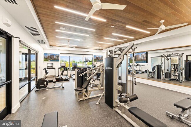 Building Photo - 43443 Croson Ln