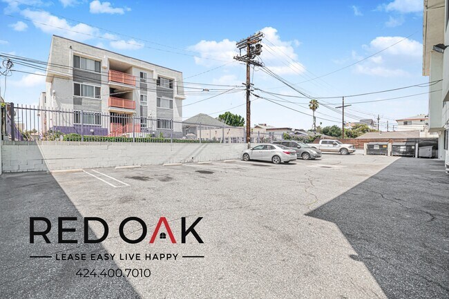 Building Photo - 1841 S Manhattan Pl