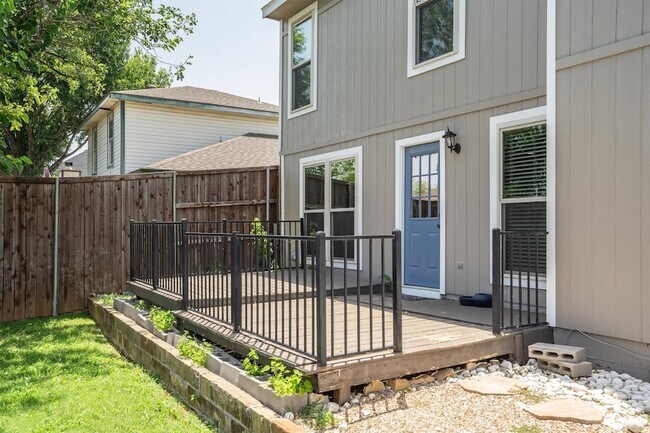 Building Photo - 1524 Briarcrest Dr
