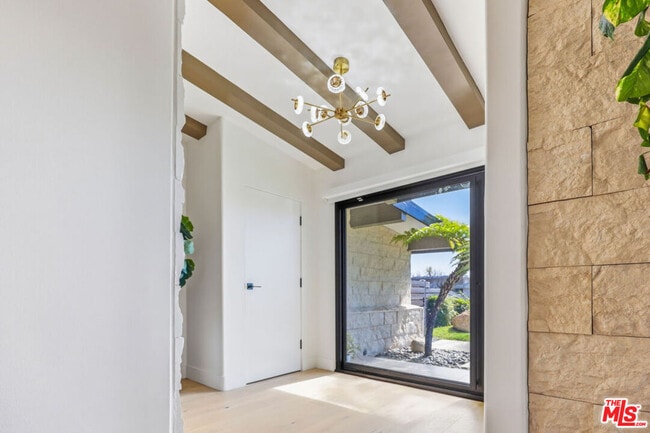 Building Photo - 1341 Charmel Pl