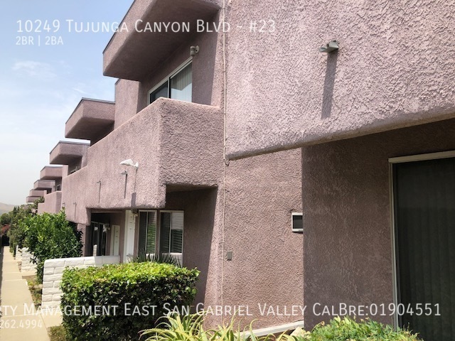 Building Photo - GORGEOUS REMODELED TWO BEDROOM CONDO IN TU...