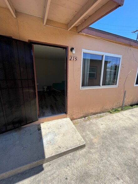 Primary Photo - 215 S Francis St
