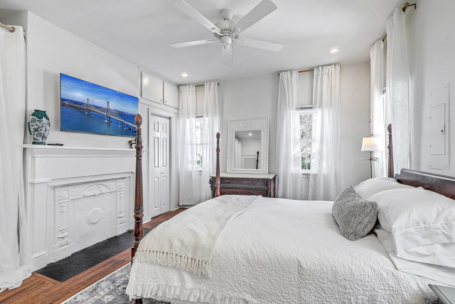 Building Photo - 38 Bogard St