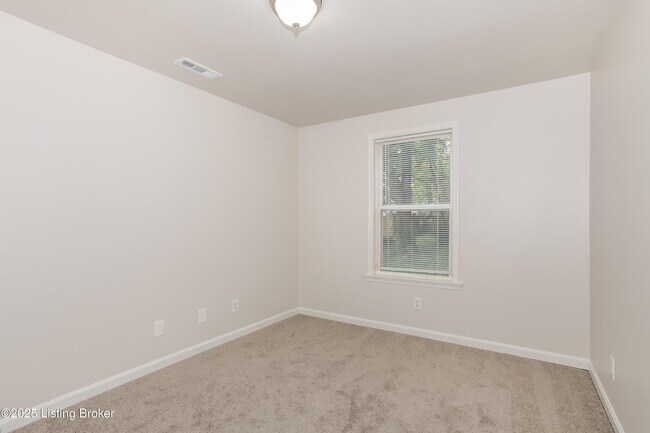 Building Photo - 5130 Fay Ave