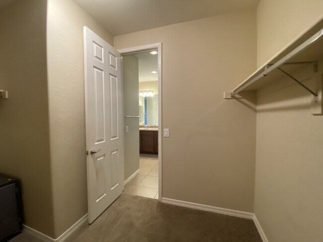 Building Photo - 3726 E Angstead Dr