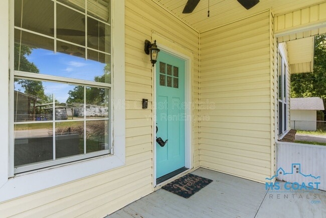 Building Photo - 4319 Lewis St