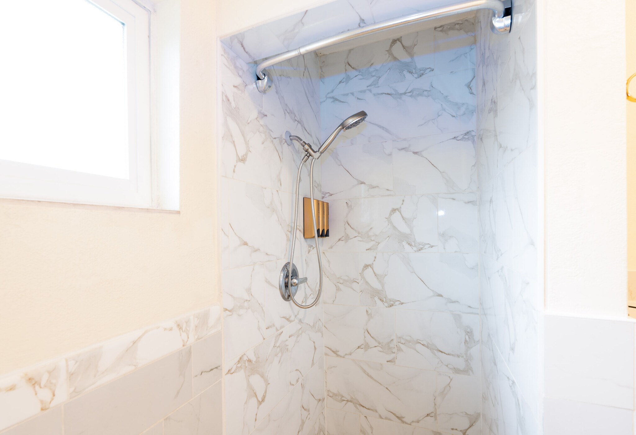 Building Photo - 12212 Buaro St