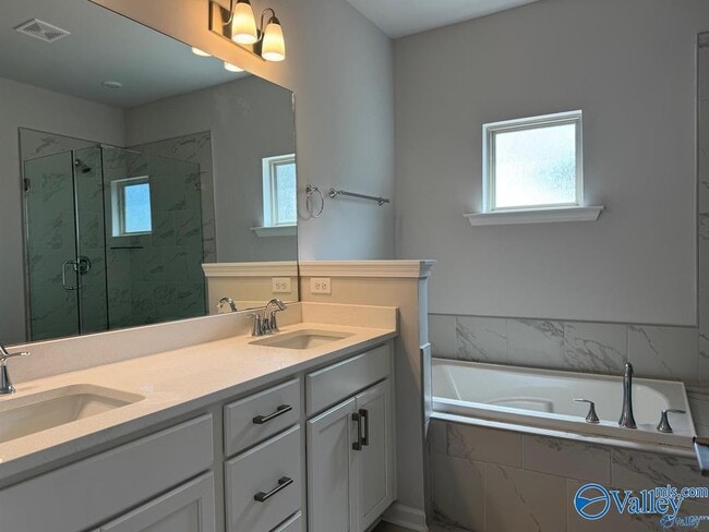 Building Photo - 12660 Whitcomb Cir