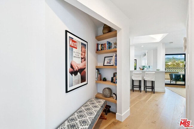 Building Photo - 6502 Dume Dr