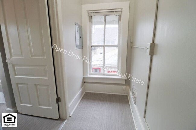 Building Photo - 1101 Lake Ave