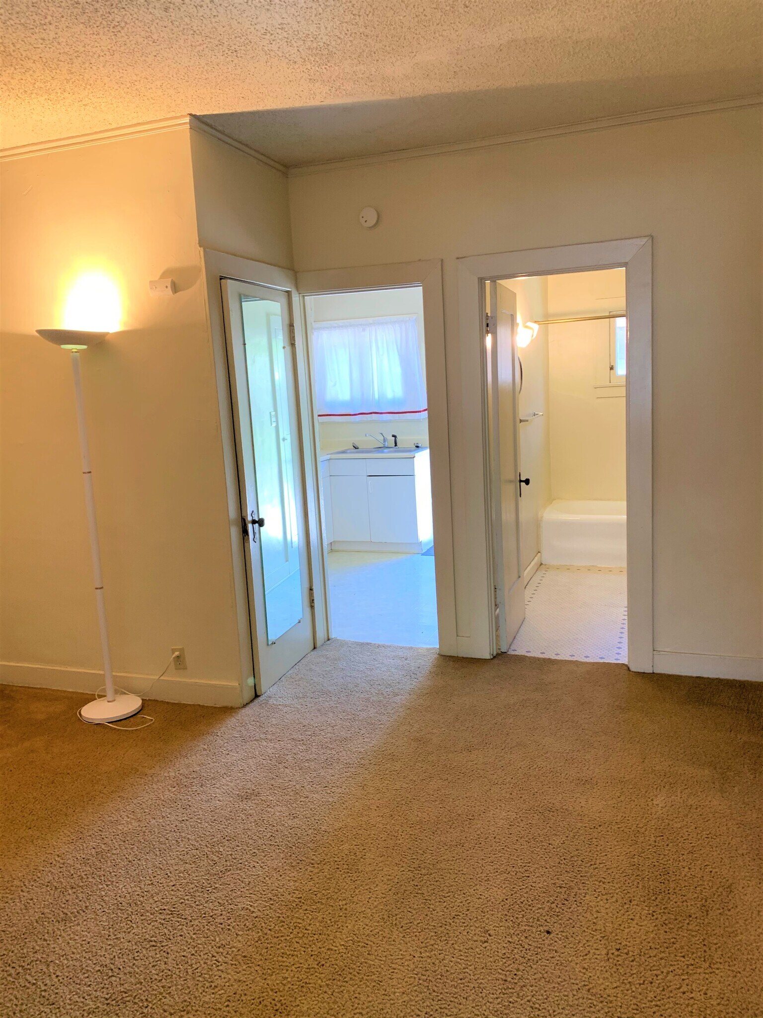 New carpeting - 622 Glenwood Dr