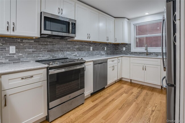 Primary Photo - 16 S Division St