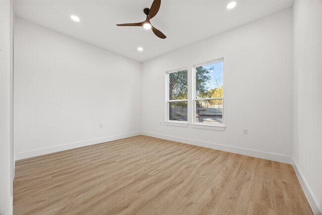 Building Photo - 610 Lettie St