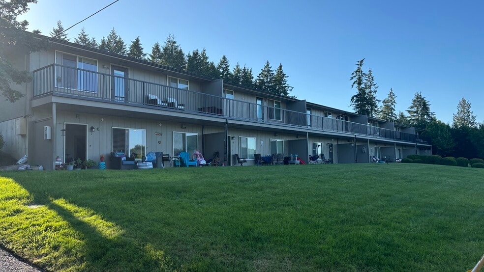 Building Photo - 7800 Stinson Ave