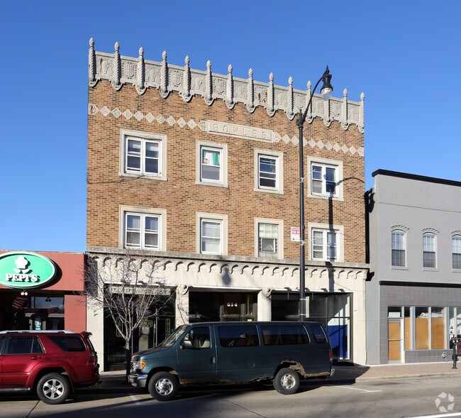 Building Photo - 614 6th St