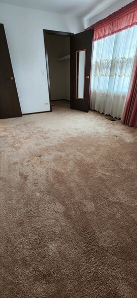 Building Photo - 322 Russet Way