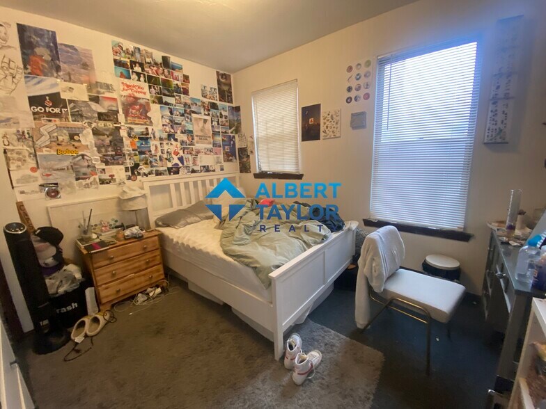 Building Photo - 10 Parker Hill Ave