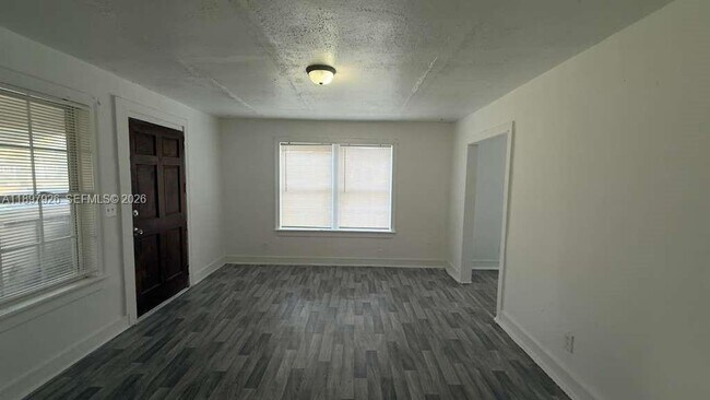 Building Photo - 2748 Broadway Ave