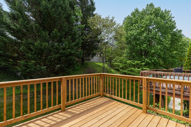 Building Photo - 2056 Griffis Ave