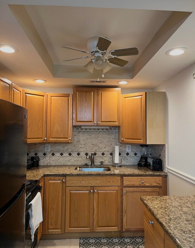 Building Photo - 434 Normandy Ln
