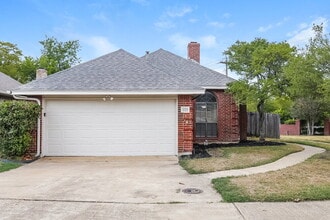 Building Photo - 101 Streamside Dr