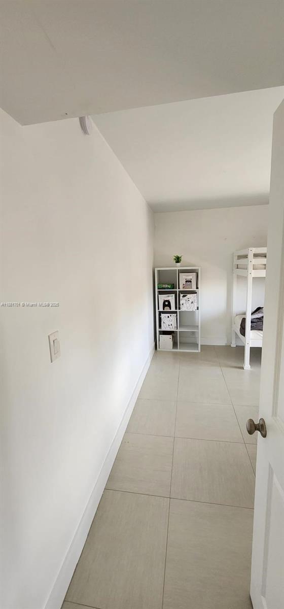 Building Photo - 8877 Collins Ave