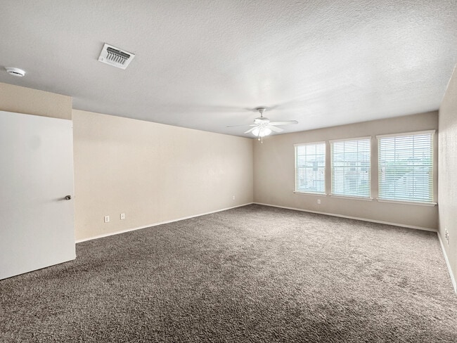 Building Photo - 8211 Heights Valley