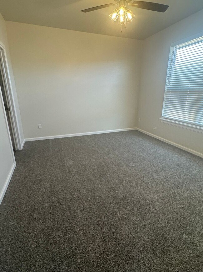 Building Photo - New construction duplex in Newcastle 3 bedroom with game room