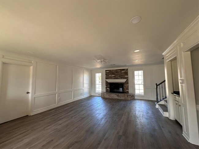 Building Photo - 17707 Moss Point Dr