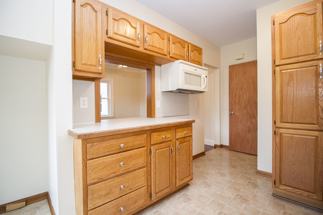 Building Photo - 942 Brinton Dr