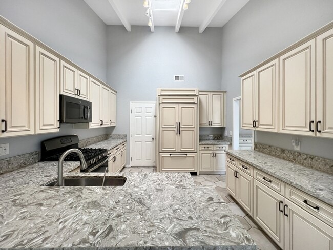 Building Photo - 1334 Miraflores Glen