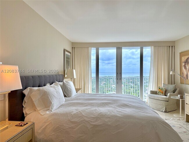 Building Photo - 881 Ocean Dr