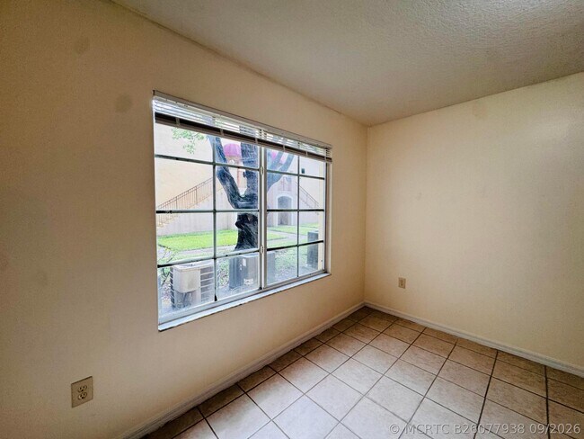 Building Photo - 4271 San Marino Blvd