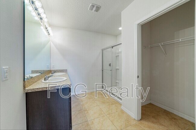 Building Photo - 519 Squires Grove Dr