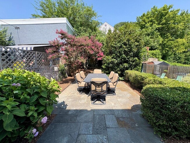 Building Photo - 4625 Silverwood St