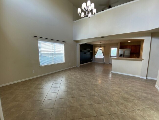 Building Photo - Move In Ready Home in Wolf Creek!