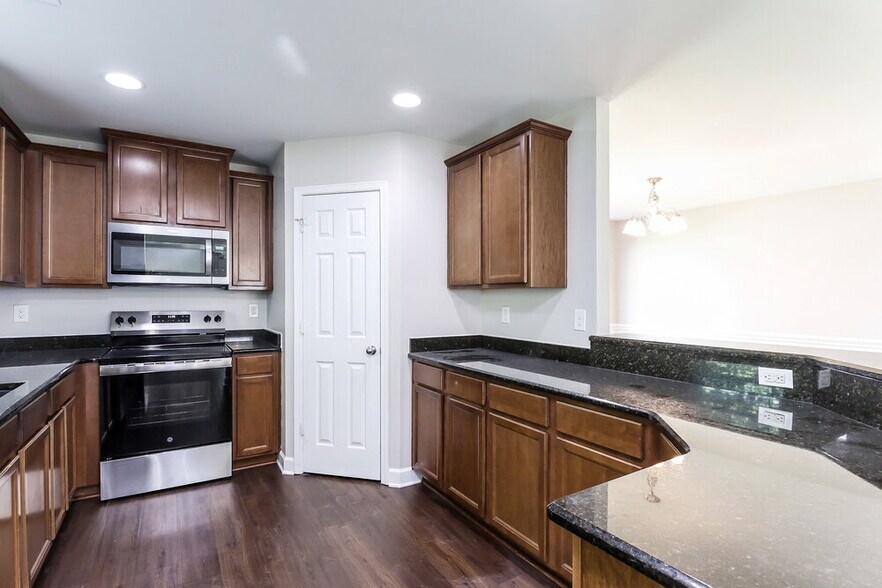Building Photo - 11703 Sweetbriar Ridge Dr