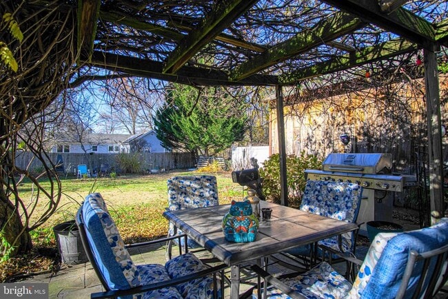 Building Photo - 9 Academy St