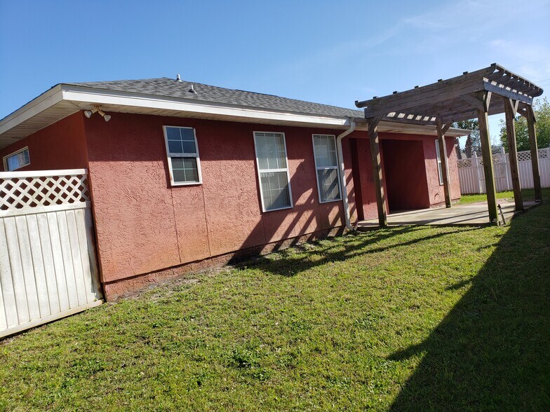 Building Photo - 301 Brynn Ct