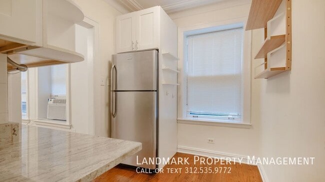 Building Photo - 3604 N Pine Grove Ave