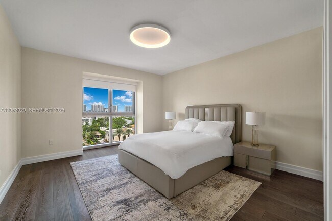 Building Photo - 17749 Collins Ave