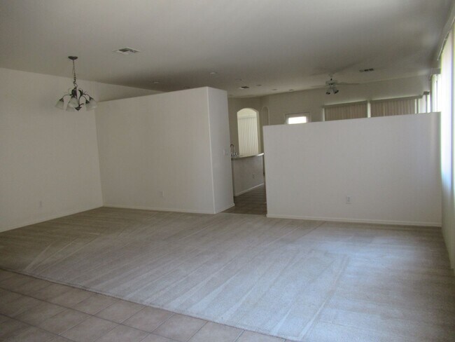 Building Photo - Nice 4 Bedroom Home in San Tan Valley!