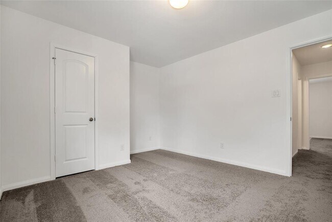 Building Photo - 26676 Pools Creek Dr