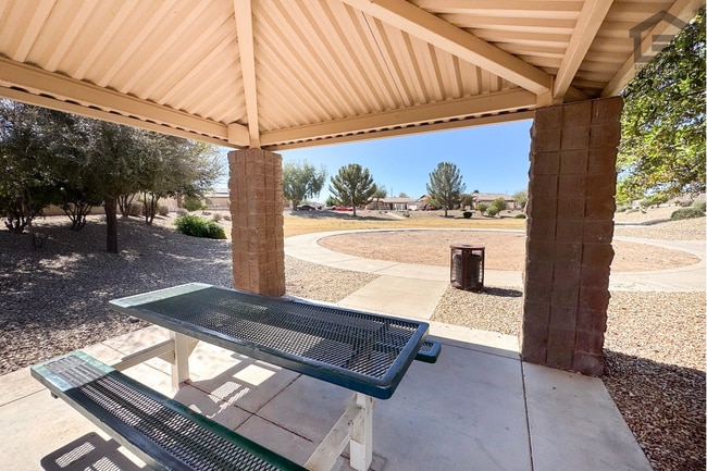 Building Photo - 7407 S Sunrise Way