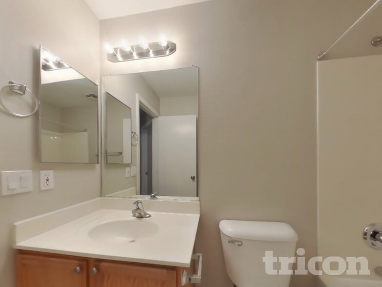 Building Photo - 15109 N Verbena St