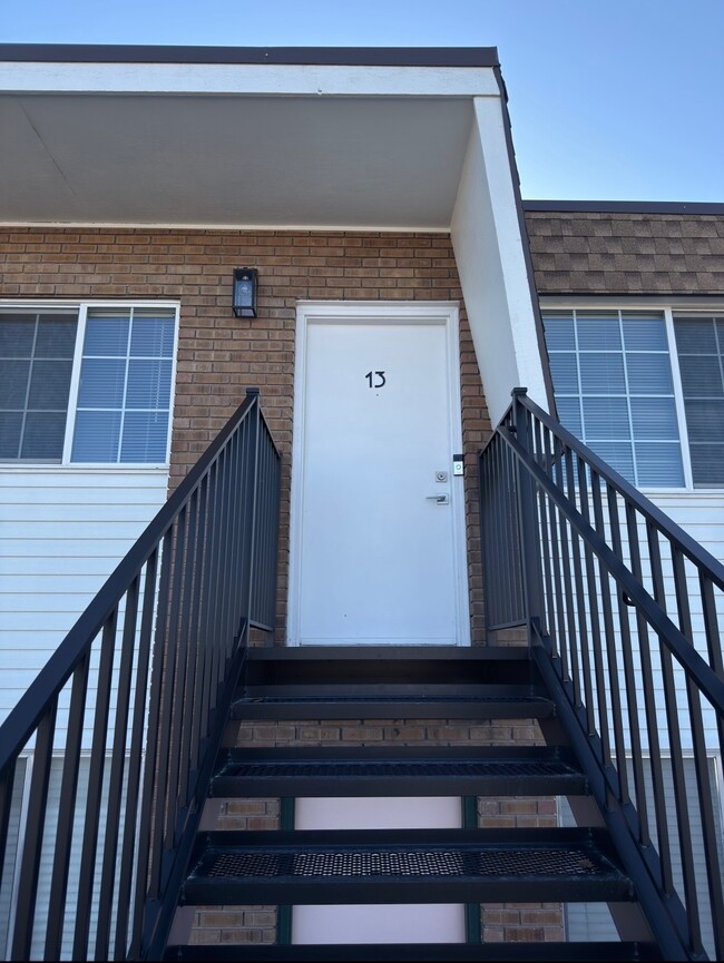 Building Photo - 7143 S 2700 W