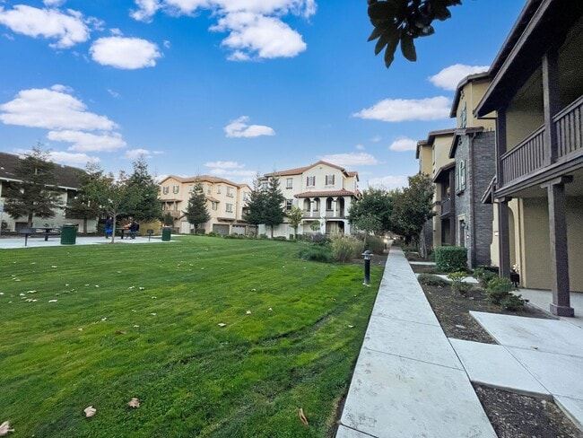 Building Photo - Modern Townhome Living in North San Jose – Attached 2-Car Garage