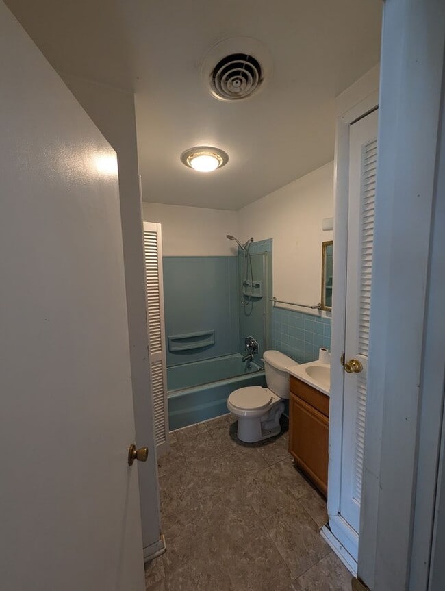 Building Photo - 7 Garnet Ct