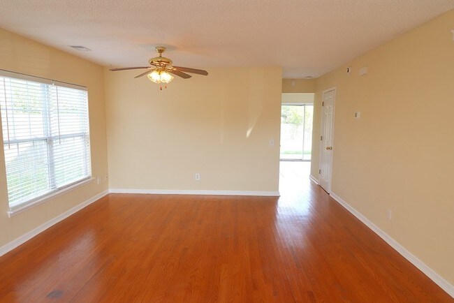 Building Photo - Weatherstone